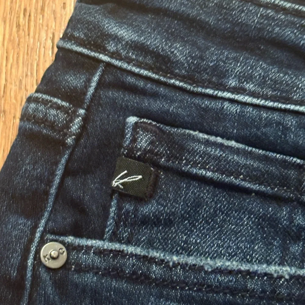 KanCan Juniors Blue Straight Leg Jeans Distressed Classic Style Size 9/28